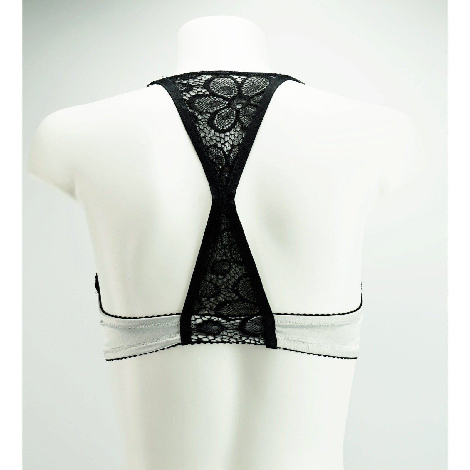 Lingerie Set - Priscilla Kai Tailor Bra Mikayla Saleem Thong In Black/White With Floral Lace Overlay